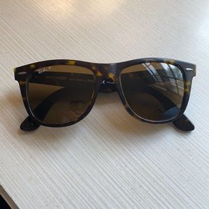 Women’s Wayfarer Ray Bans